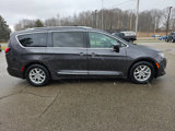Used 2020 Chrysler Pacifica Touring-L image 6