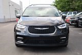 Used 2023 Chrysler Pacifica Limited image 3
