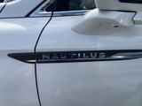 Used 2022 Lincoln Nautilus Reserve w/ Equipment Group 202A image 5