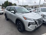 Used 2024 Nissan Rogue SV image 2