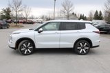 New 2025 Mitsubishi Outlander SE image 6