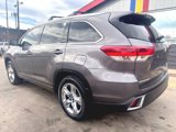 Used 2017 Toyota Highlander Limited Platinum image 3