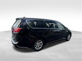 Used 2024 Chrysler Pacifica Touring-L image 5