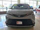 Certified 2023 Toyota Sienna XLE Woodland Edition image 2