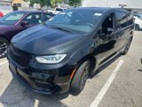 Used 2022 Chrysler Pacifica Touring-L w/ Uconnect Theater Family Group image 3