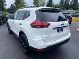 Used 2017 Nissan Rogue SV image 3