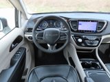 Used 2022 Chrysler Pacifica Limited image 4