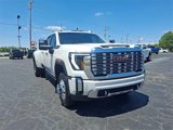 Used 2024 GMC Sierra 3500 Denali w/ Technology Package image 2