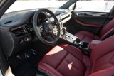 Used 2025 Porsche Macan image 4