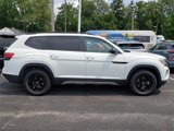 New 2025 Volkswagen Atlas Peak Edition SE image 2