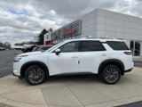 New 2025 Nissan Pathfinder SL w/ SL Premium Package image 2