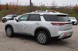 New 2025 Nissan Pathfinder SL w/ SL Premium Package image 2