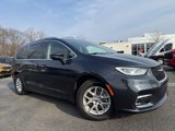 Used 2021 Chrysler Pacifica Touring-L image 1