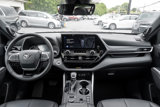 Used 2024 Toyota Highlander AWD image 2