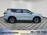 New 2025 Mitsubishi Outlander SE image 3