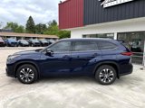 Used 2020 Toyota Highlander XLE image 3