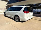Used 2019 Chrysler Pacifica Touring-L Plus image 3