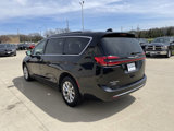Used 2021 Chrysler Pacifica Touring-L image 3