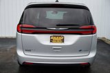Used 2023 Chrysler Pacifica Touring-L image 5
