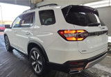 Used 2025 Honda Pilot Touring image 3
