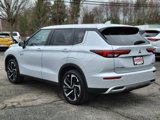 Used 2024 Mitsubishi Outlander SE image 3