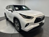 Used 2024 Toyota Highlander XLE image 2