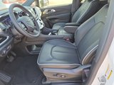 New 2026 Chrysler Pacifica Limited w/ Uconnect Theater Family Group image 4
