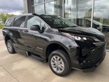 Used 2025 Toyota Sienna LE image 6