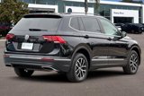Used 2021 Volkswagen Tiguan SE w/ Panoramic Sunroof Package image 4