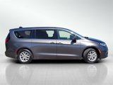 Used 2023 Chrysler Pacifica Touring-L image 3