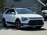 Used 2023 Kia Niro EX image 3