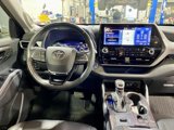 Used 2021 Toyota Highlander Platinum image 2