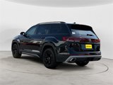 New 2025 Volkswagen Atlas Peak Edition SE image 3