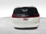 Used 2022 Chrysler Pacifica Limited image 6