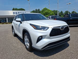 Used 2022 Toyota Highlander LE image 2