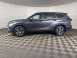 Used 2024 Toyota Highlander XLE image 6