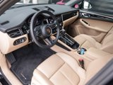 Certified 2025 Porsche Macan image 4