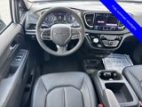 New 2026 Chrysler Pacifica Select image 5