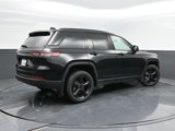 Used 2024 Jeep Grand Cherokee Altitude image 2