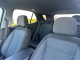 Used 2023 Chevrolet Equinox LT image 2