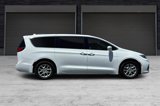 Used 2022 Chrysler Pacifica Touring-L image 3