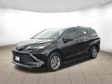 Used 2024 Toyota Sienna XLE image 3