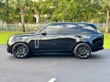 Used 2025 Land Rover Range Rover SE image 2