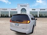 New 2025 Chrysler Pacifica Select image 4