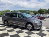 Used 2023 Chrysler Pacifica Touring-L image 4