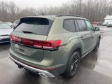 New 2025 Volkswagen Atlas Peak Edition SE image 4