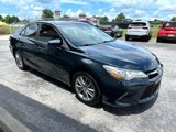 Used 2017 Toyota Camry SE image 3