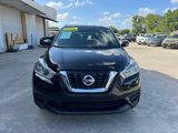 Used 2019 Nissan Kicks S image 2