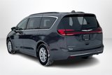 Used 2022 Chrysler Pacifica Touring-L image 4