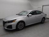 Used 2023 Nissan Altima 2.5 SV image 2